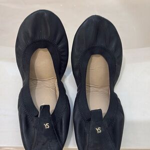 Yosi Samra ballet flat and bag